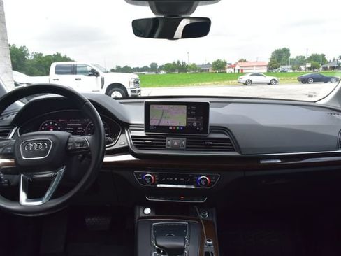 Used 2019 Audi Q5 2.0T Premium Plus w/ Premium Plus Package AWD/4WD image 37