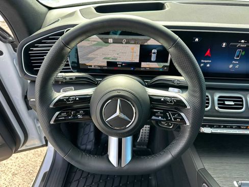 Used 2026 Mercedes-Benz GLS 580 4MATIC image 25