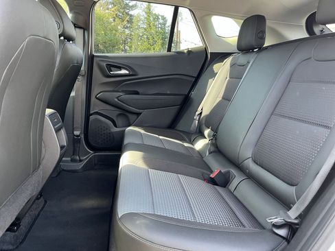 Used 2025 Chevrolet Trax LT image 24