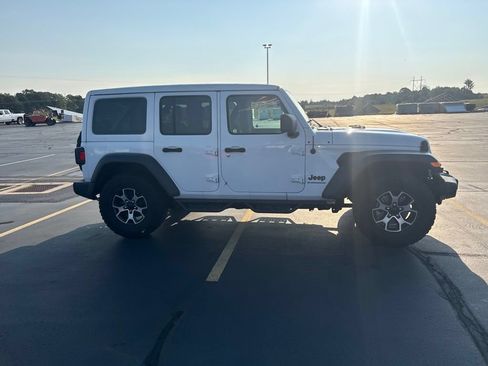 Used 2023 Jeep Wrangler Unlimited Sport w/ Sun And Sound Package AWD/4WD image 8