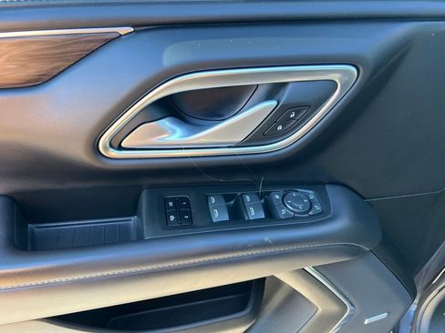 Used 2022 Chevrolet Tahoe Z71 w/ Luxury Package image 16