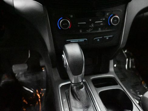 Used 2018 Ford Escape SE w/ SE Sync 3 Package FWD image 14
