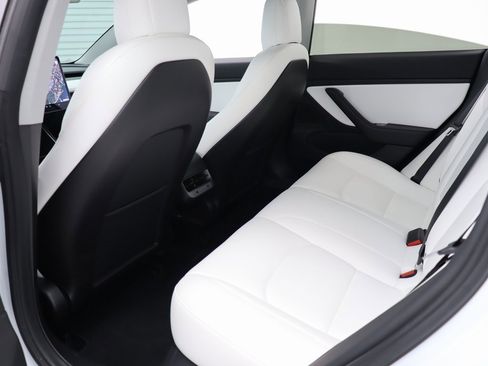 Used 2018 Tesla Model 3 image 19