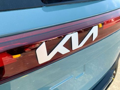 Used 2024 Kia Seltos EX image 32