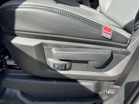 New 2023 RAM 3500 Tradesman image 19