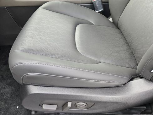 Certified 2026 Kia Carnival EX image 17