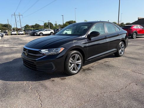 Used 2023 Volkswagen Jetta SE FWD image 1