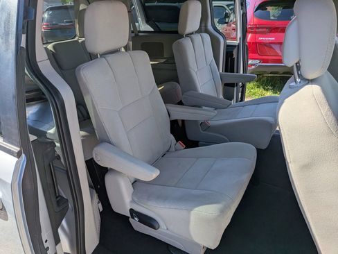 Used 2012 Dodge Grand Caravan SE FWD image 34