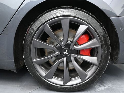 Used 2018 Tesla Model 3 Performance image 9