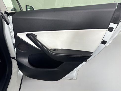 Used 2021 Tesla Model Y Performance image 27