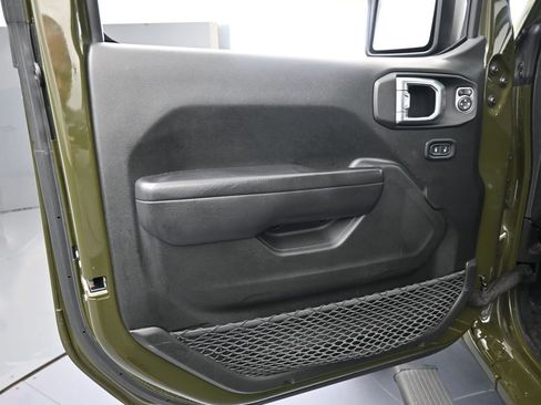 Used 2022 Jeep Wrangler Unlimited Sport image 15