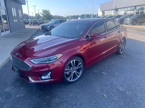 Used 2019 Ford Fusion Titanium AWD/4WD image 2