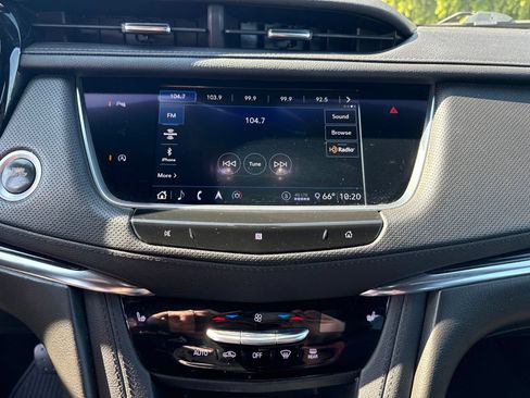 Used 2020 Cadillac XT5 Premium Luxury AWD/4WD image 4