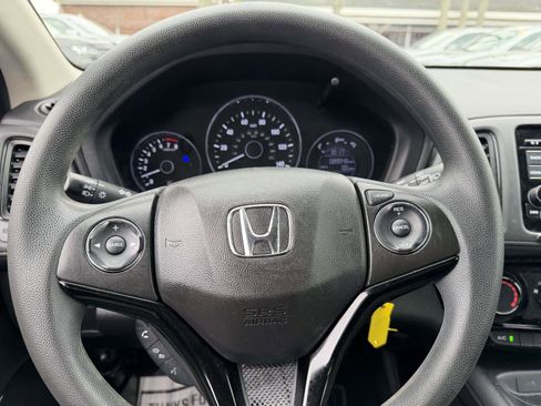 Used 2018 Honda HR-V LX image 26