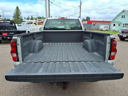 Used 2005 Chevrolet Silverado 1500 LS w/ Light Duty Power Package AWD/4WD image 12