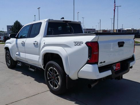 Certified 2025 Toyota Tacoma TRD Sport w/ TRD Sport Premium Package AWD/4WD image 6