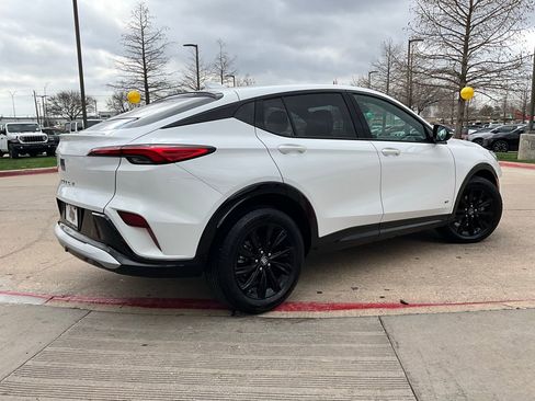 Used 2025 Buick Envista Sport Touring image 6