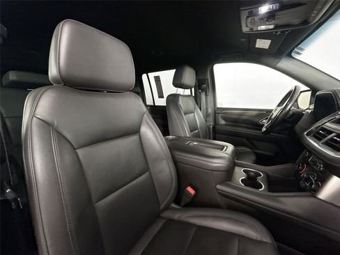 Used 2021 Chevrolet Suburban LT image 40