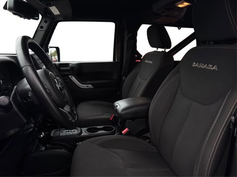 Used 2017 Jeep Wrangler Sahara w/ Connectivity Group image 12
