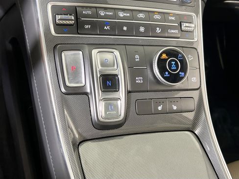 Used 2022 Hyundai Santa Fe SEL w/ Convenience + Premium Package image 17