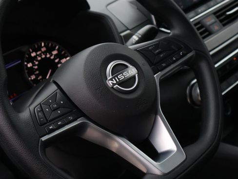 Used 2025 Nissan Altima 2.5 SV image 22