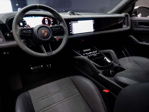 Used 2024 Porsche Cayenne Turbo GT image 2