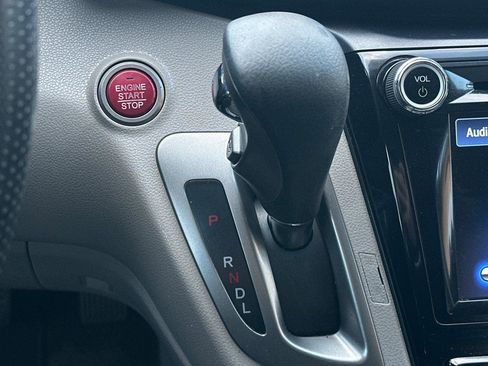 Used 2016 Honda Odyssey SE image 24