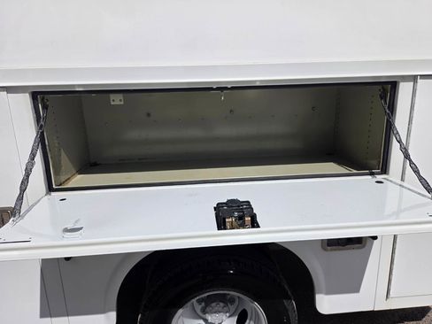 Used 2011 Ford E-350 and Econoline 350 Super Duty w/ PWR Locks & Windows Group image 30