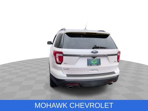 Used 2019 Ford Explorer XLT w/ Equipment Group 202A AWD/4WD image 8