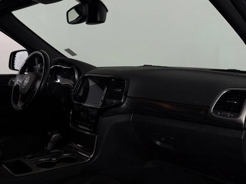 Used 2019 Jeep Grand Cherokee Altitude AWD/4WD image 35