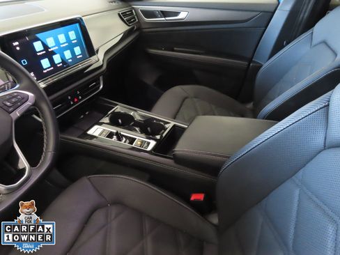 Used 2024 Volkswagen Atlas Cross Sport SE image 22