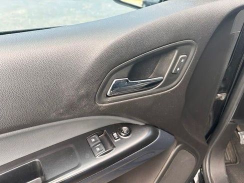 Used 2018 Chevrolet Colorado Z71 AWD/4WD image 10