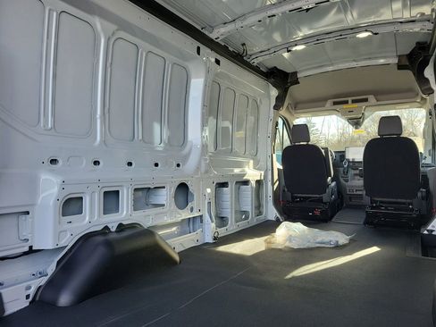 New 2026 Ford Transit 250 148 Medium Roof image 9