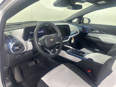 New 2026 Chevrolet Equinox EV LT image 19