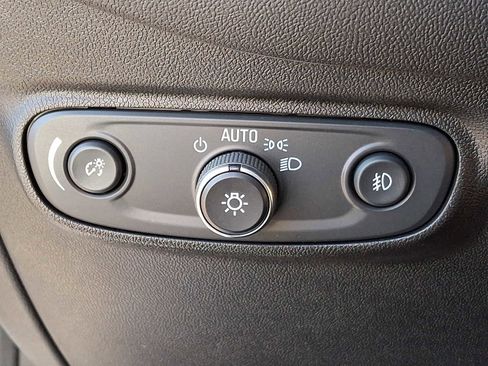 Used 2020 Chevrolet Equinox Premier image 24