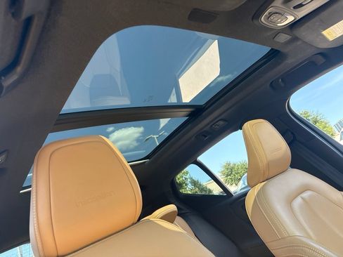 Used 2020 Volvo XC40 T4 Inscription FWD image 15
