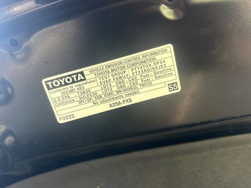 Used 2023 Toyota Sienna XLE FWD image 35