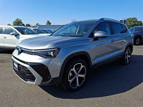 New 2025 Volkswagen Taos SEL image 2