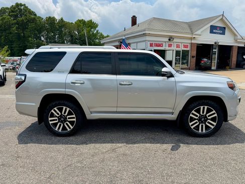 Used 2018 Toyota 4Runner Limited AWD/4WD image 6