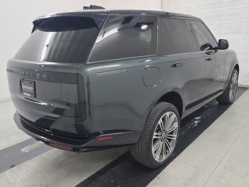 Used 2024 Land Rover Range Rover SE AWD/4WD image 4