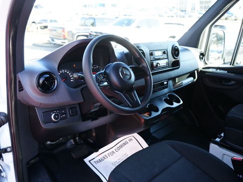 Used 2019 Mercedes-Benz Sprinter 144 image 12