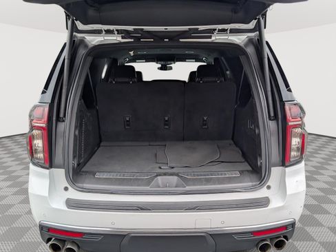 Used 2024 Chevrolet Suburban Premier RWD image 15