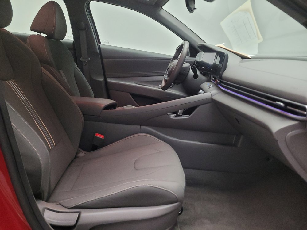 Used 2025 Hyundai Elantra SEL FWD image 21