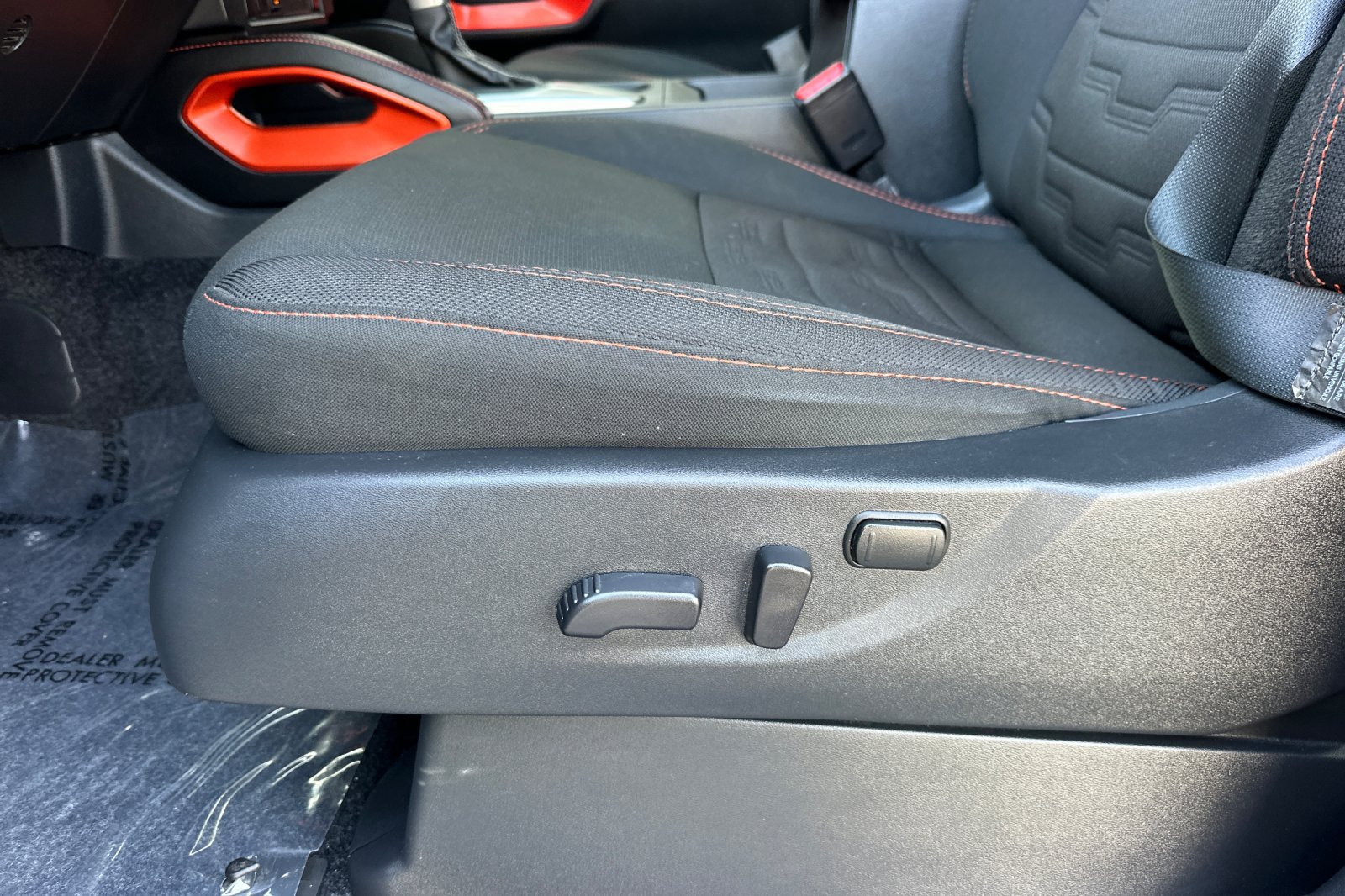 Used 2025 Nissan Frontier PRO-4X AWD/4WD image 13