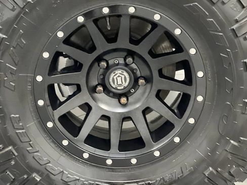Used 2022 Jeep Wrangler Unlimited Rubicon w/ Cold Weather Group AWD/4WD image 65