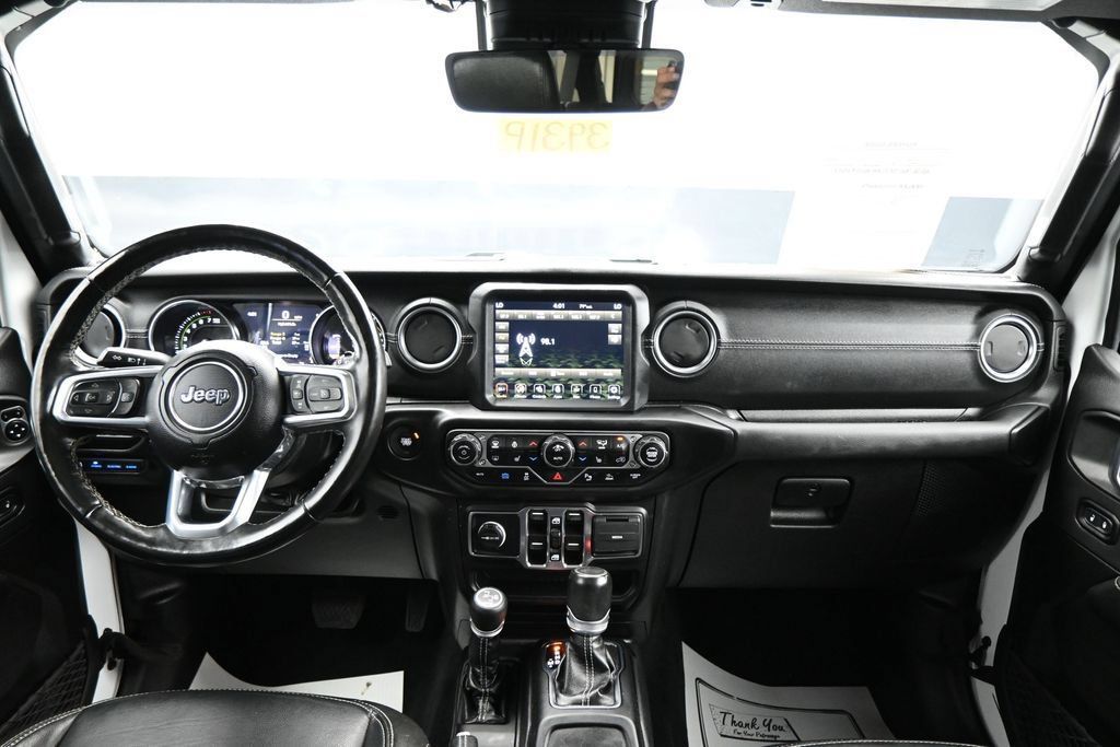 Used 2022 Jeep Wrangler Unlimited Sahara w/ Cold Weather Group AWD/4WD image 12