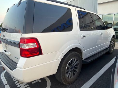 Used 2015 Ford Expedition XLT w/ Equipment Group 202A RWD image 4