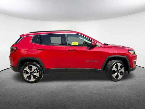 Used 2018 Jeep Compass Latitude w/ Popular Equipment Group AWD/4WD image 18