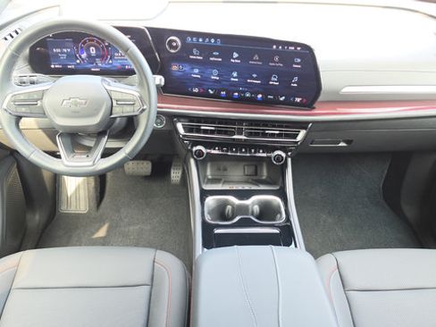 Used 2026 Chevrolet Traverse Z71 w/ Driver Confidence Package AWD/4WD image 7