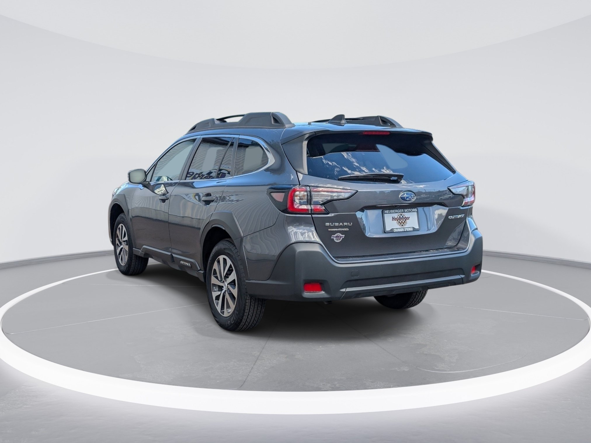 Certified 2025 Subaru Outback Premium AWD/4WD image 5